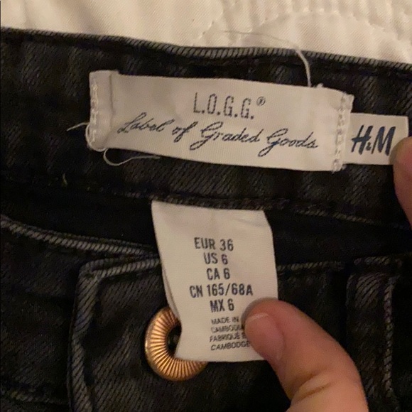 Black H&M jeans 🖤 - Picture 3 of 3